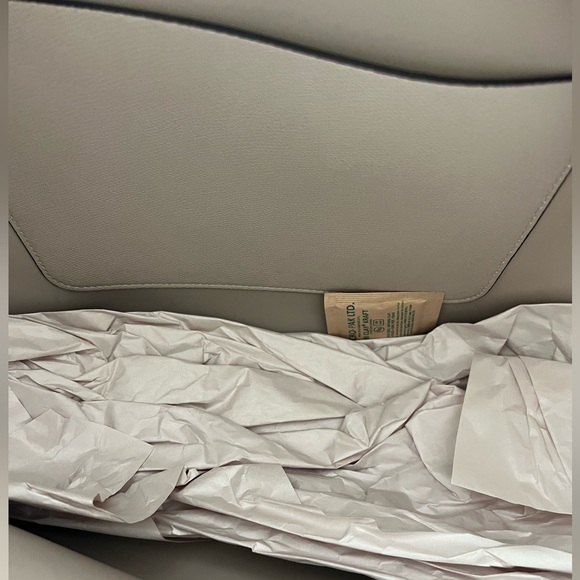 GUESS SET - Picture 12 of 15